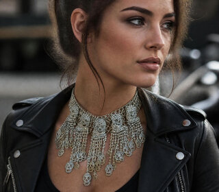 Gothic Biker Statement-Choker mit Kristall-Totenköpfen