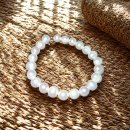 Fein gewirktes Perlen-Armband aus perlweißen...