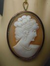Biedermeier Muschelkamee-Anhänger, vergoldetes Kupfer – um 1840
