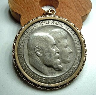 Anhänger Goldgefaßte Silbermünze Wilhelm II und Charlotte von Württemberg 1886 -1911