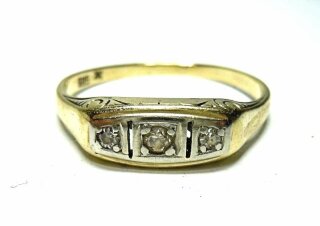 Feiner 585 Gold Ring mit 3 kleinen Diamanten RG 57