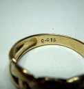 Feiner Gelbgold Ring mit 2 kleinen Diamanten RG 51