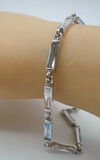 Zierliches 925 Silber Tennis Armband mit Aquamarin und Bergkristallen um 1950