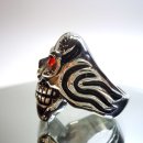 Hammer of Steel - sehr schwerer Totenkop Deadhead Skull Ring Red  RG65