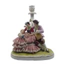 Elegante Rokoko-Porzellanfamilie mit Kerzenhalter – Detailreiches Sammlerstück, 32 cm hoch