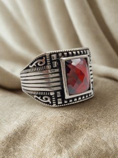 Vintage Herrenring 925 Silber mit rotem Zirkon – massiver Ring mit Steinbesatz