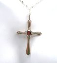 Edles, elegantes Design Silberkreuz mit Kette und Granat