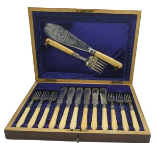 Jugendstil Fischbesteck Set 1906 aus Manchester England – 6 Messer & 6 Gabeln mit Vorlegebesteck