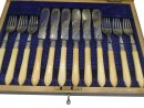 Jugendstil Fischbesteck Set 1906 aus Manchester England – 6 Messer & 6 Gabeln mit Vorlegebesteck
