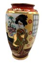 Japanische Vase mit handgemalten Geisha und Goldstaffage...