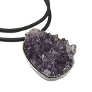 Amethyst Anhänger Naturform 925 Silber – Rohstein mit Naturkautschuk Band 45 cm