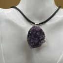 Amethyst Anhänger Naturform 925 Silber – Rohstein mit Naturkautschuk Band 45 cm