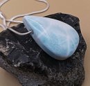 Edler, moderner Larimar Anhänger an 925 Silber Schlangenkette