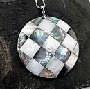 Perlmutt Amulett in Schachbrett Dekor inkl. 925 Silber Kette