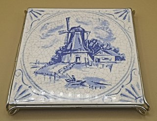 Villeroy & Boch Mettlach Kannenuntersetzer "Windmühle"
