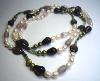 Langes ECHT Swasser Perlen Collier mit Halb Edelsteinen