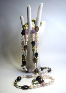 Langes ECHT Swasser Perlen Collier mit Halb Edelsteinen