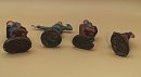 Seltene Elastolin Figuren der 30er Jahre – 4 Vintage Miniaturen: 2 Gepäckträger, 1 Reisender & 1 Verkehrspolizist, handbemalt