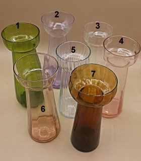 ART DECO mundgeblasene Hyazinth Vase 1900–1920 – 18–20 cm hoch – Antikes Original in klassischer Sanduhr-Form