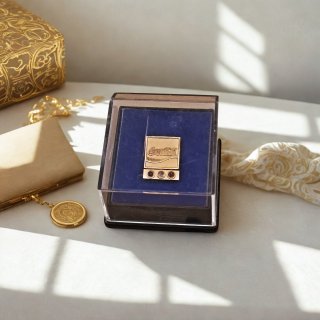 Coca-Cola Ehrennadel 30 Jahre – Mitarbeiter Anstecknadel aus 585 Gold mit Diamant & Rubinen