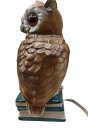 Vintage Rauchverzehrer Eule auf Büchern – Porzellan-Tischlampe um 1960 mit Glasaugen