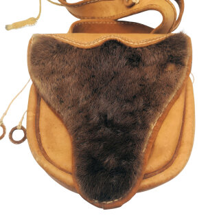 Mittelalter Gürteltasche aus Leder mit Fell – Handgefertigte Nierentasche 24x24cm