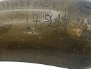 Antikes Pulverhorn mit Namensgravur I. Kilpatrick & Jahreszahl 1794 – Spätes 18. Jahrhundert