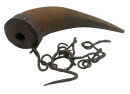Antikes Bodenlader-Pulverhorn mit Eisenkette – um 1800
